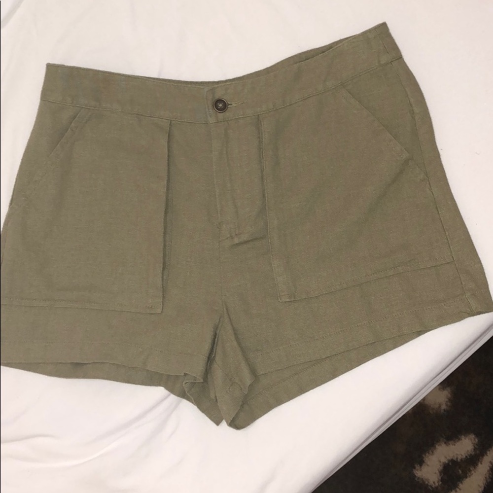 Never worn forever 21 high wasted shorts size 25